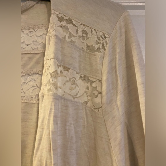 Torrid super soft lace cardigan Oatmeal colour size 1 - Picture 3 of 10